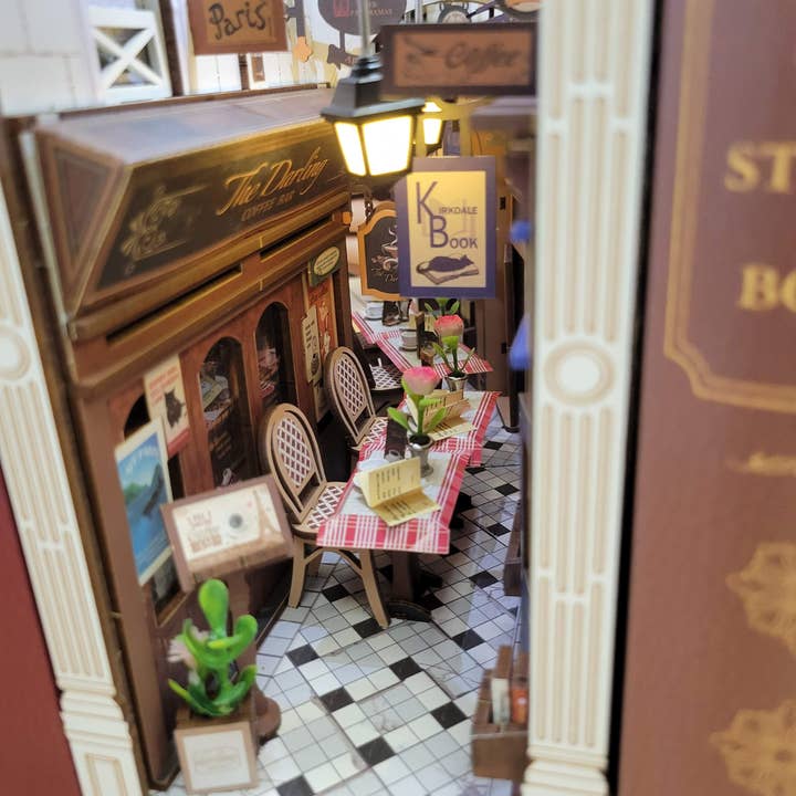 TGB10 Arcade Dating Book Nook for wholesale by Robotime