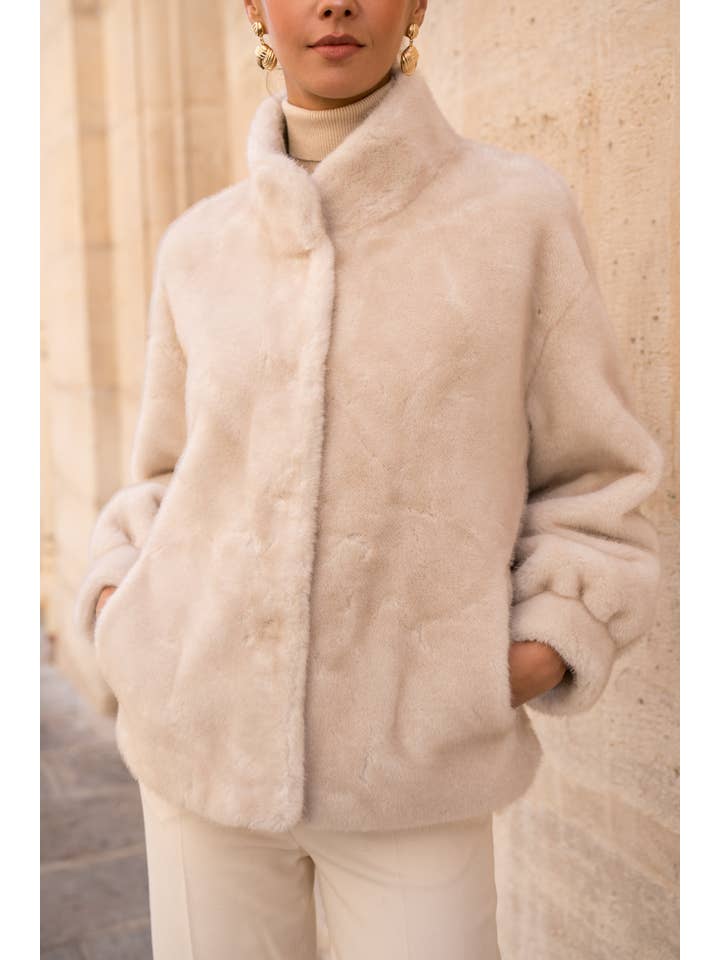 Attentif Paris - Vendita all'ingrosso Pelliccia/Pelliccia sintetica - Donna - Cappotto in pelliccia sintetica con collo alto e chiusura a pressione3