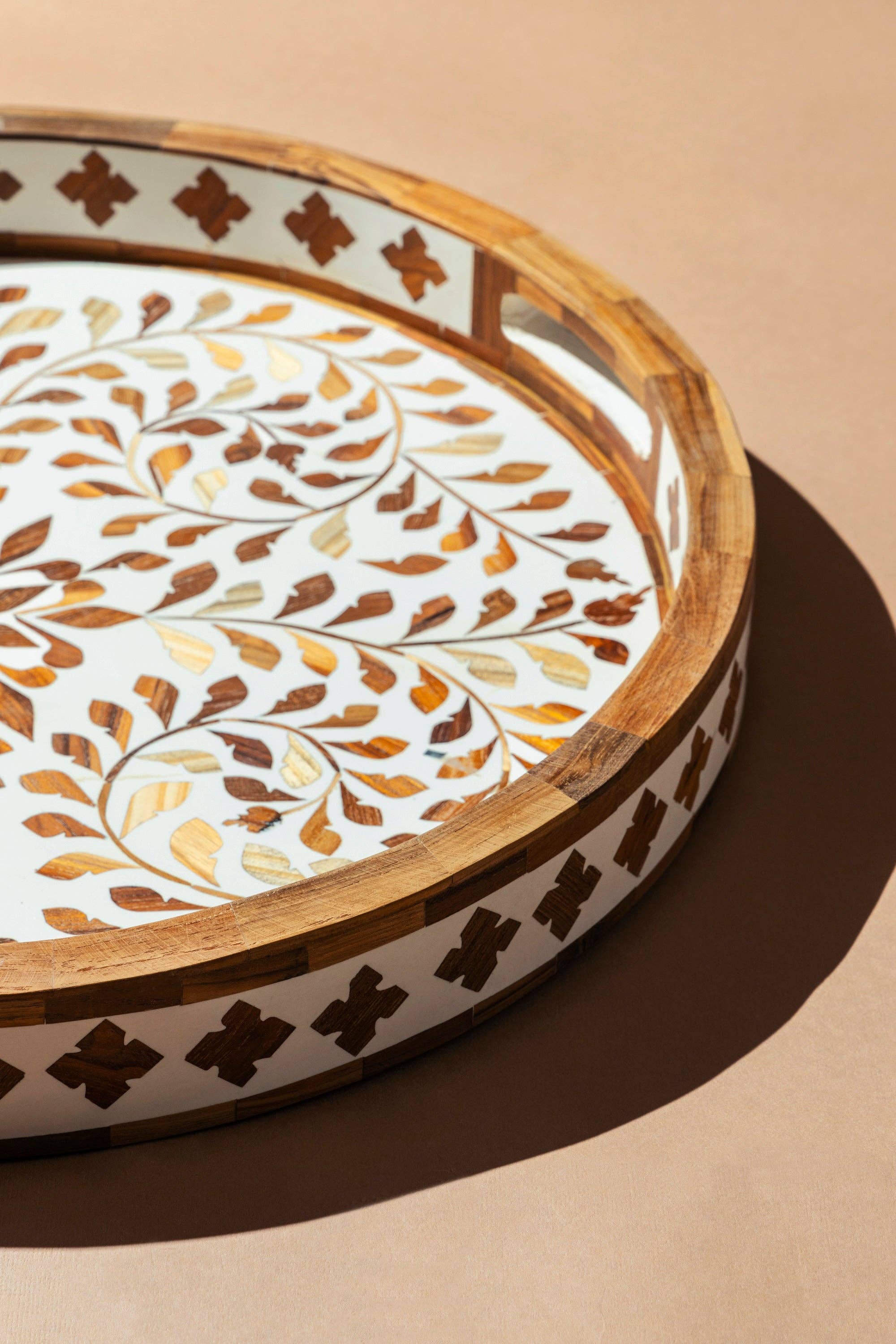 GAURI KOHLI – wholesale Decorative tray – Jodhpur Collector’s Inlay Round Tray5