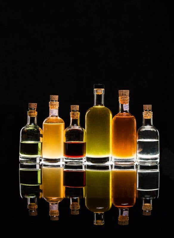 Callwey GmbH - Wholesale Mixology & Beverage Book - Classic Cocktails (German)1