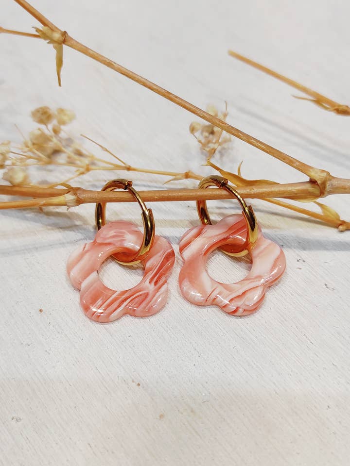 Flora patterned acrylic flower earrings for wholesale by LOLO & YAYA