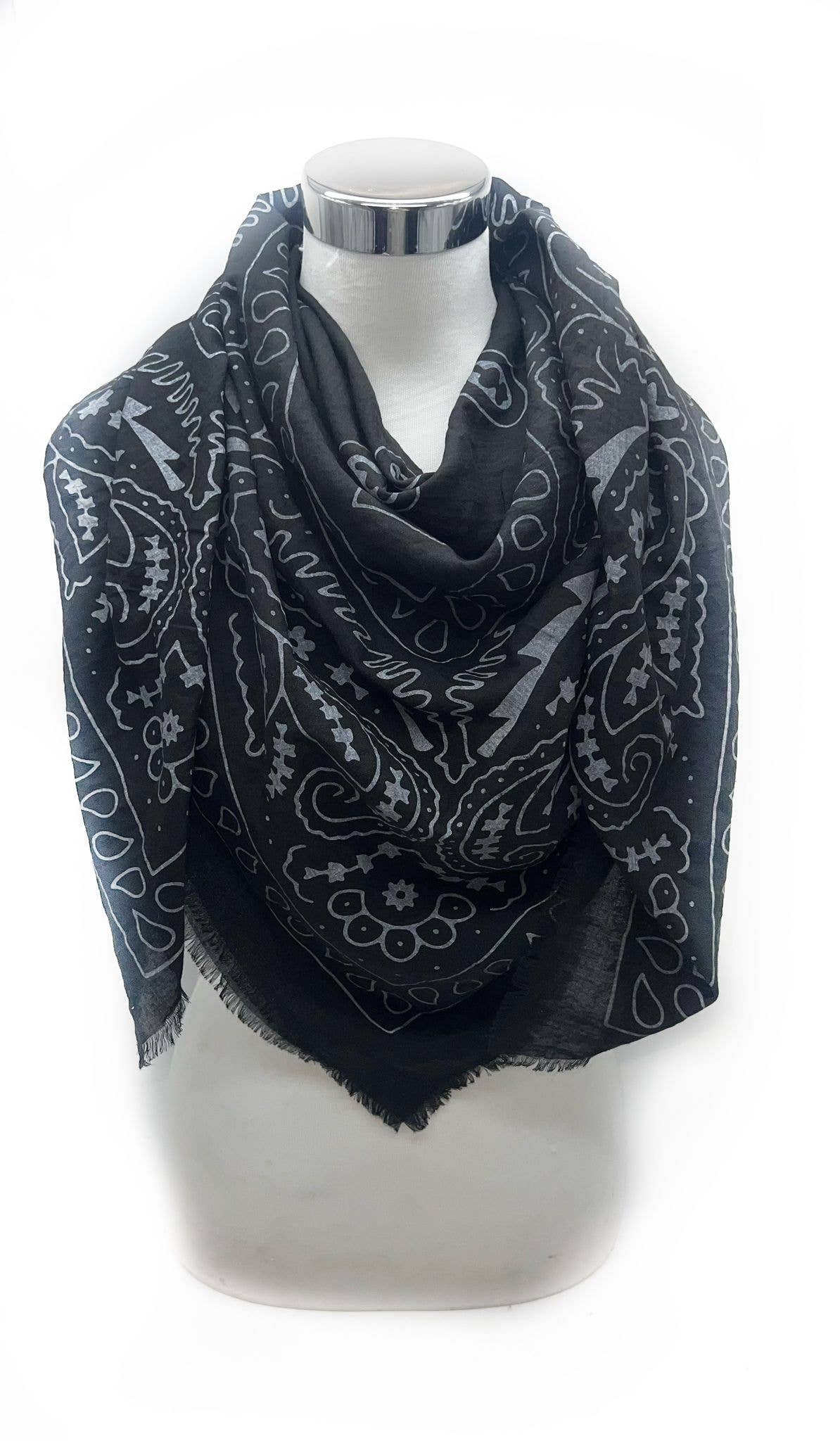 LINETA - Vente Écharpe – femme - 46735-A5 Foulard grand carré motif bandana 5