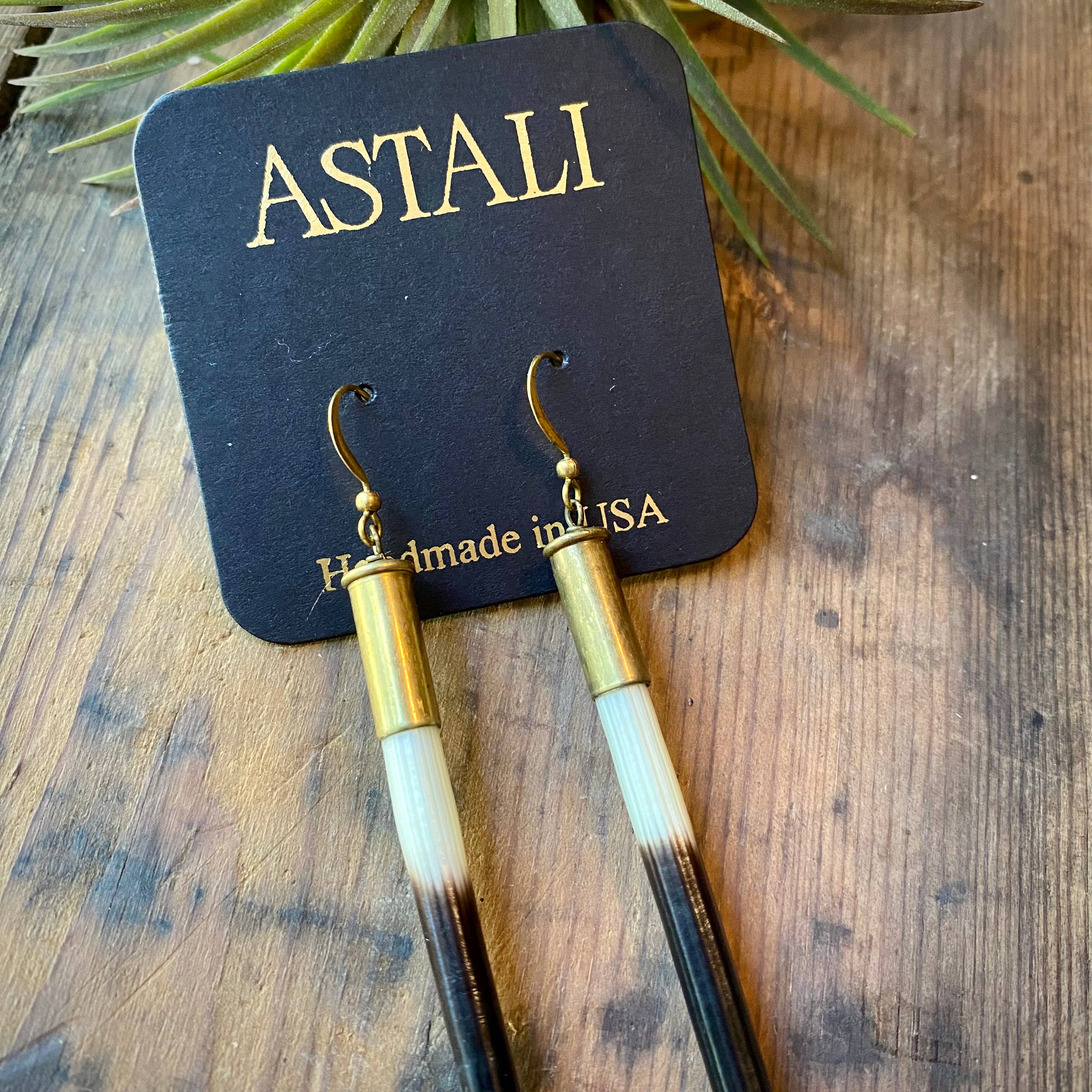 ASTALI - Venta al por mayor Pendientes colgantes - Pluma de puercoespín con forma de bala, casquillos de concha, plumas5
