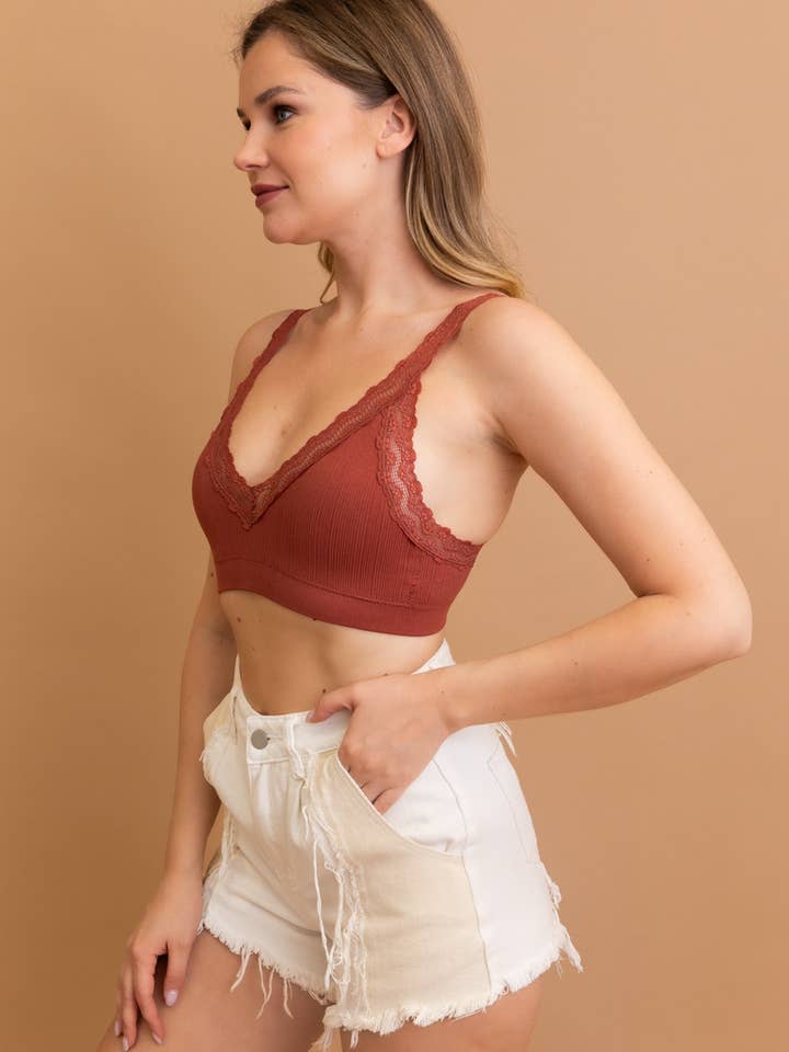 Leto Accessories - Vendita all'ingrosso Bralette - Donna - Bralette imbottita con bordo in pizzo - Spedizione Immediata3