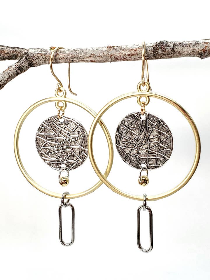 Boucles d'oreilles, métaux mixtes, gris pour la vente par Jezabel Adornment