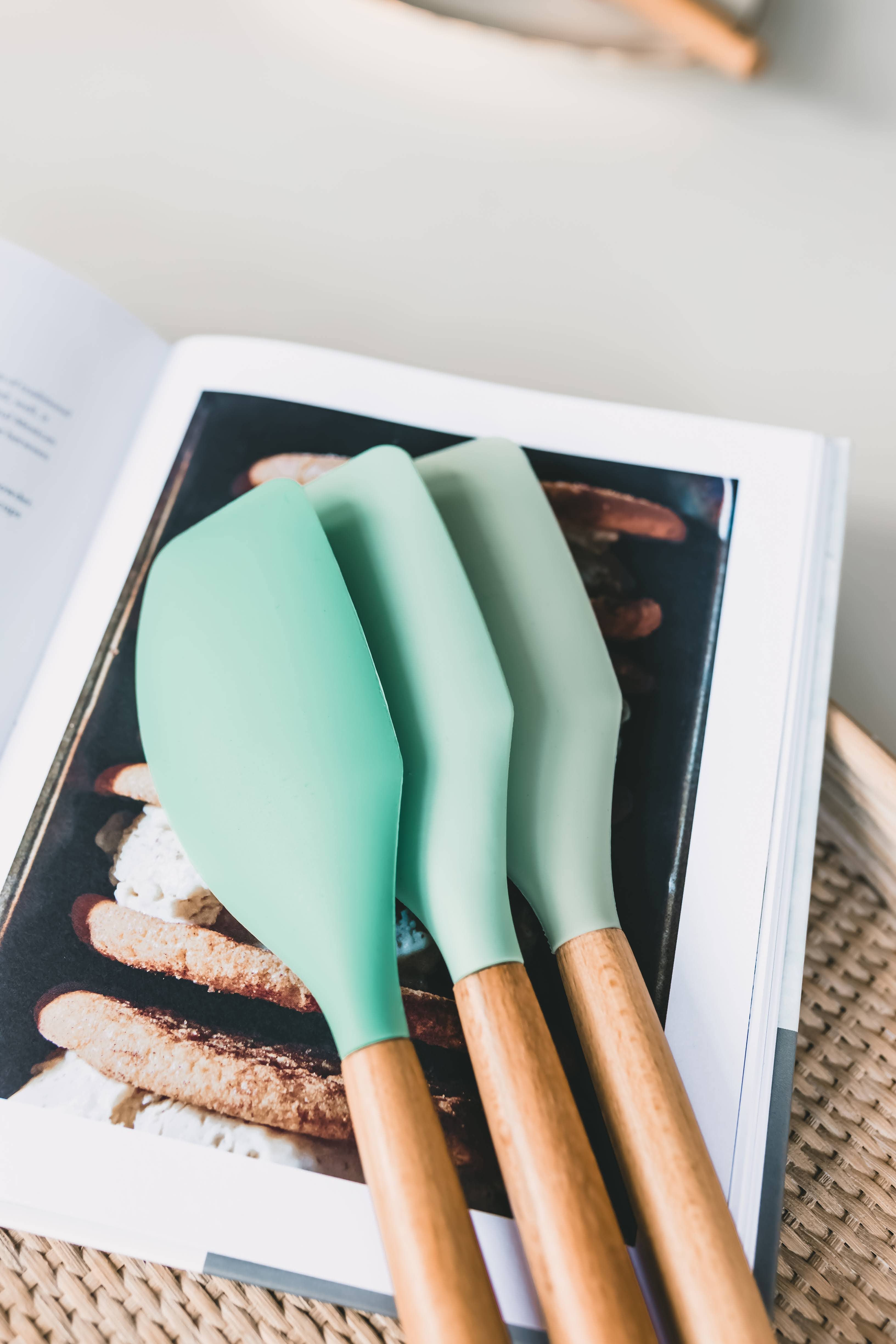 AFewSpareMoments - Wholesale Spatula/Turner - Spatulas, Engraved kitchen utensils, Wood, Silicone,9