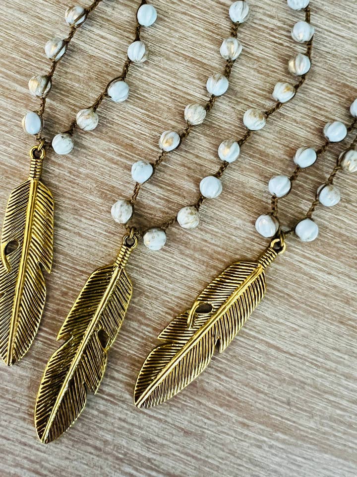 Colar de Penas Boho com Fio de Cristal Tcheco Lavanda por atacado de Twist Style