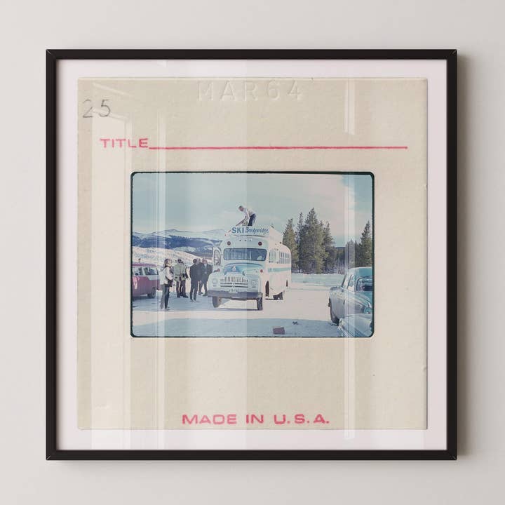 Ski Breckenridge Bus - Tirage d'art de diapositive de film 35 mm pour la vente par Retrospect Studios