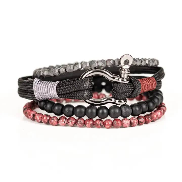 Pile de Fusion de Menottes en Fer pour la vente par The Dark Men