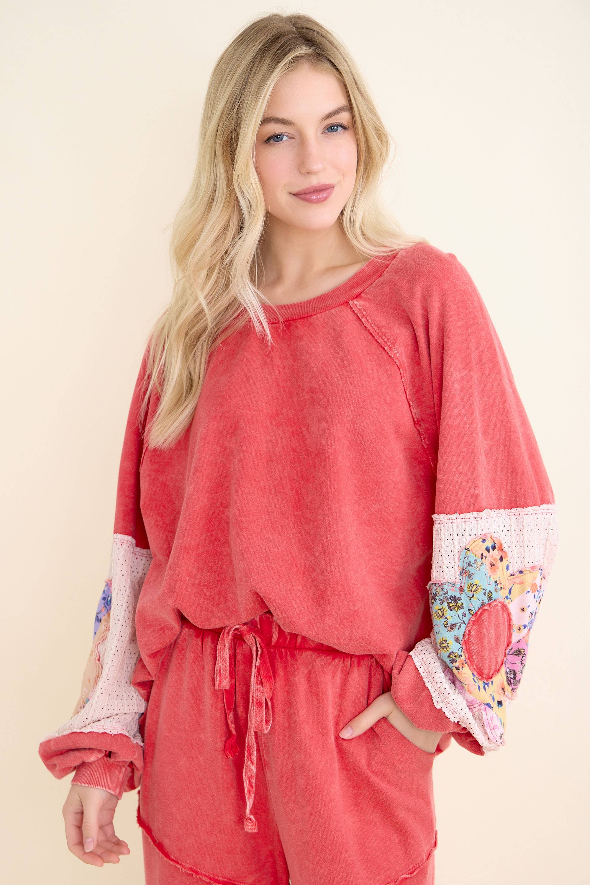 J.Her – wholesale Sweatshirt - Dam – MineralWash Floral Patcherad ärm Terrytröja HT606320