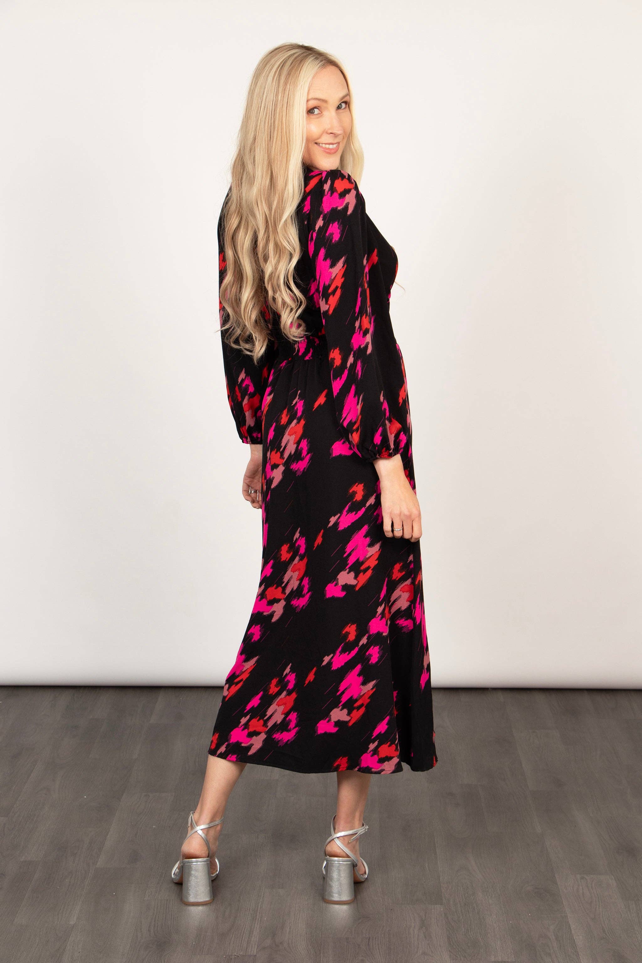 Sarta – wholesale Dress – Women's – Riley Long Sleeve Tea Dress - Fuchsia, Abstract Leopard1