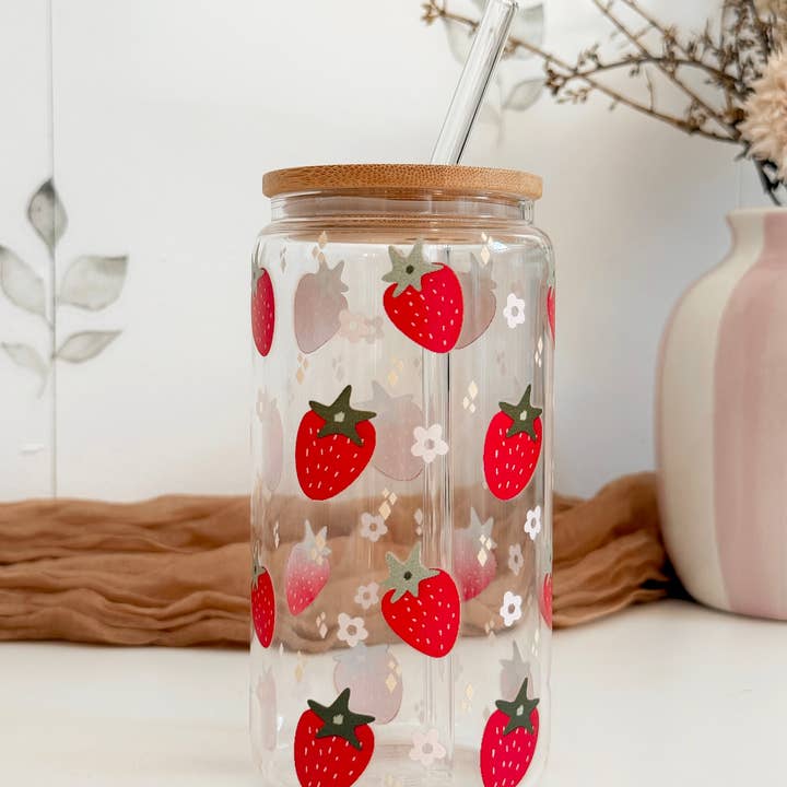 the cute cloud - Wholesale Drinking Glass/Cup - Glass Tumbler Strawberries Dishwasher Safe 550ml Lid & Straw1