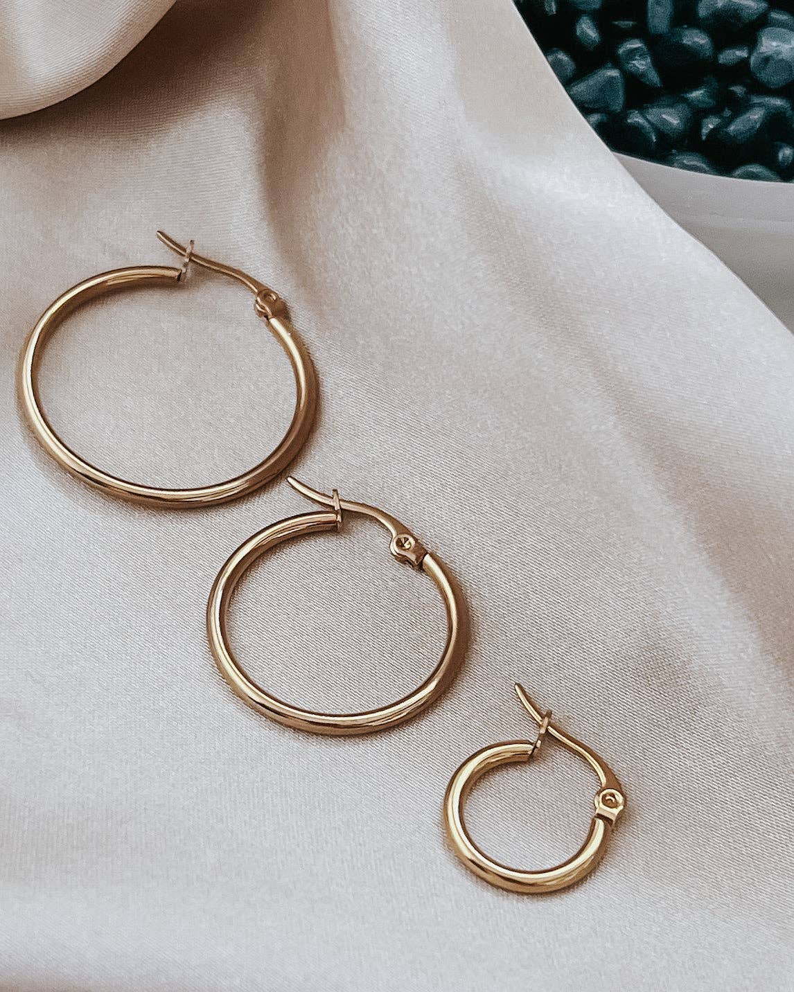 BELJOY - Wholesale Hoop Earrings - Eileen Gold Hoop Earrings || Choose Size1
