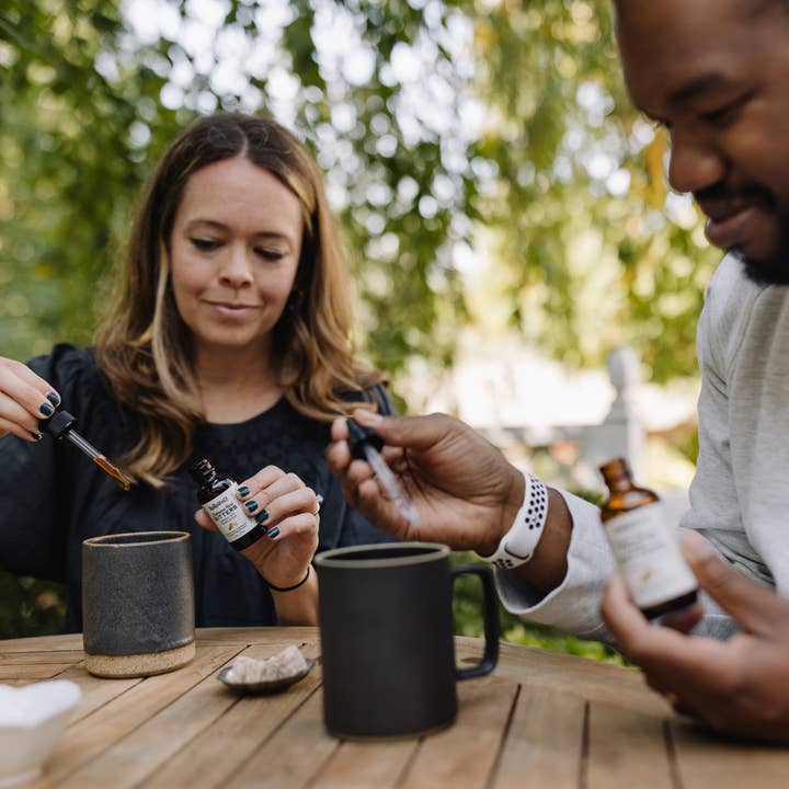 Casa Bitters per la vendita all'ingrosso da parte di Red Root & Co