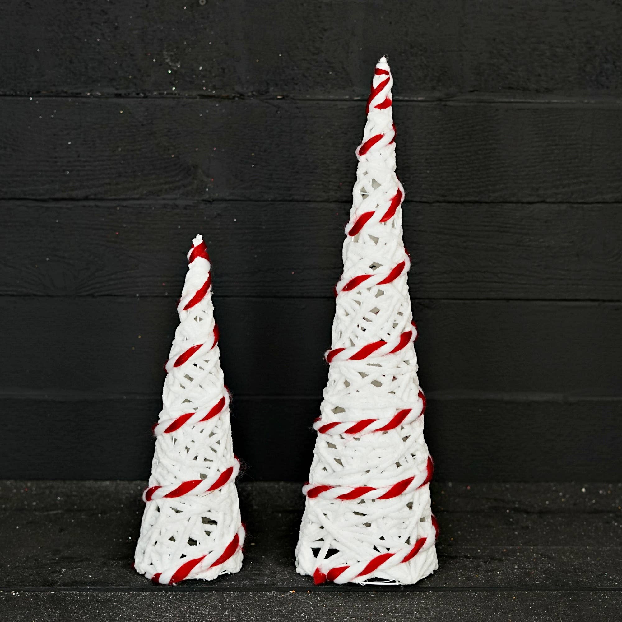 Holiday Depot Inc. - Wholesale Christmas Decoration - 570252- RED WHITE WOVEN YARN CONE TREE-23.5inH x 6inB2