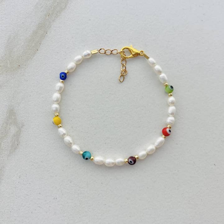 Bracelet en perles Good Fortune pour la vente par Blissfully Liss Jewelry