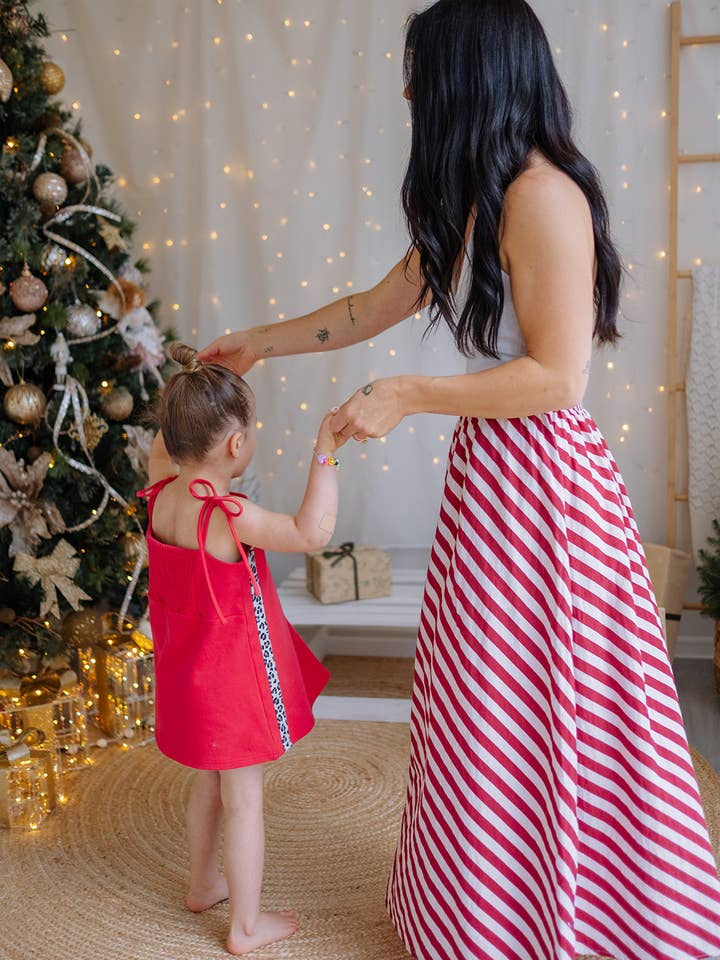 Kvinders rødstribede maxinederdel for engroshandel hos Lennyco