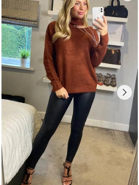 CY FASHION. LONDON - Wholesale Pullover-trui - Dames - Trui met open schouders en kettendetail10