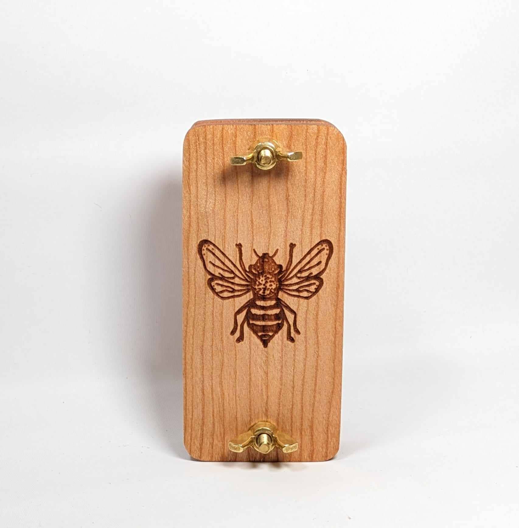 Macon Makes - Wholesale DIY Craft Kit - Pocket Sized Flower Press With Bee Design| 2"x4"8