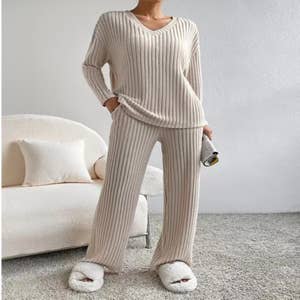 10 Wholesale Items for Resale Fall Clothes for Women Two Piece Set Outfits  Long Sleeve Pullover Top and Pants Matching Sets 8252