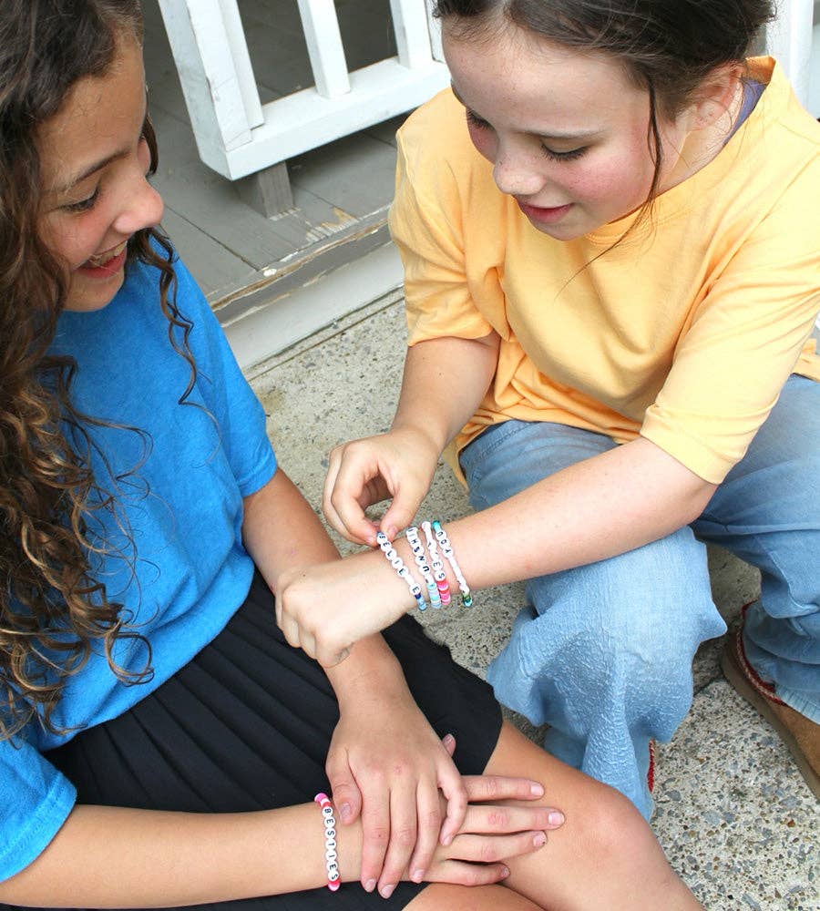 Mameni Beauty - Wholesale Bath Bomb/Fizz - "Besties” Bracelet Bath Bomb4