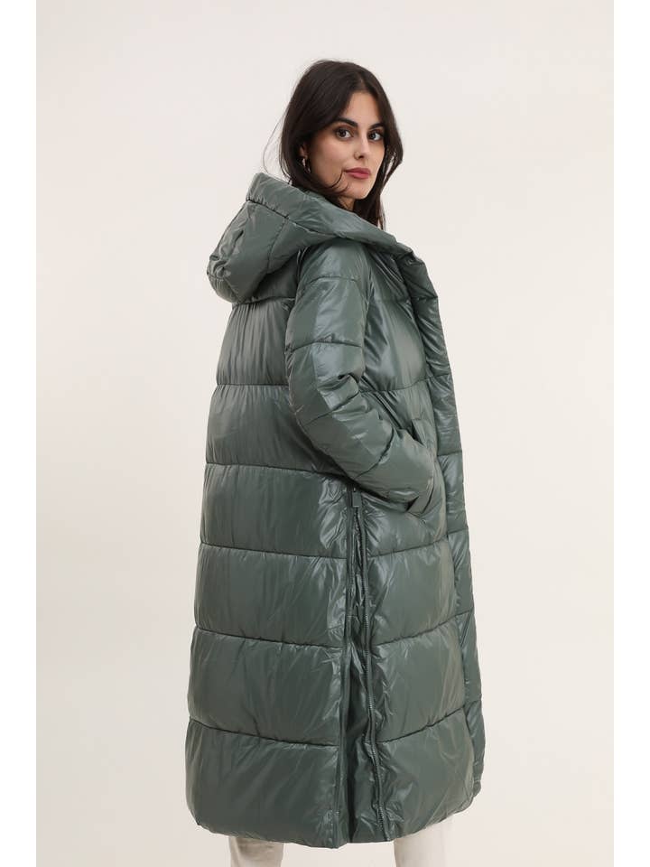 Attrait Paris - Wholesale Puffer Jacket - Women's - Extra long puffer jacket with metallic hood11