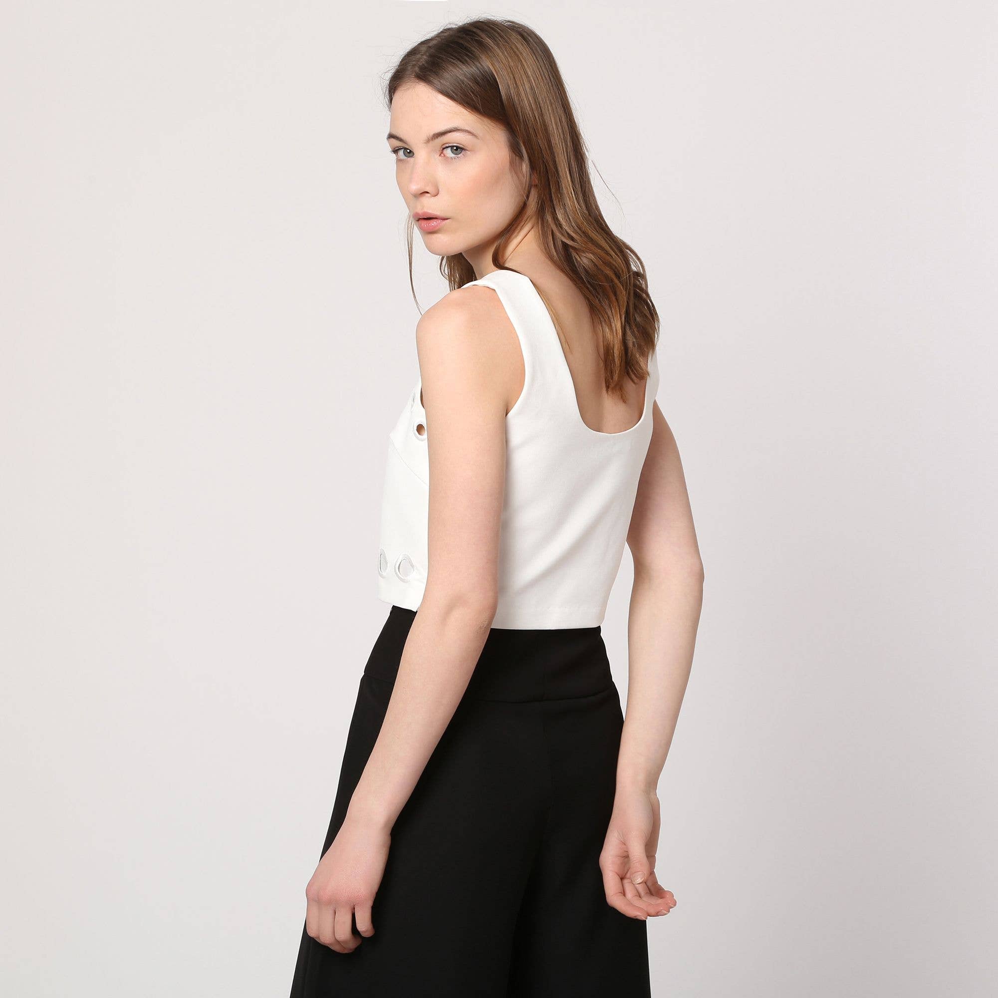 BanBat – Blusa - Mulher por atacado – Topo com círculos cortados - Ref: 71973