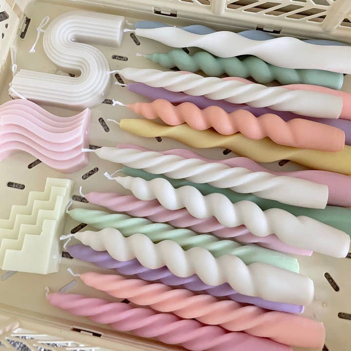 LA AROMA CANDLE CO. - Wholesale Tapered Candle/Candlestick - Swirl Taper Candles (A Pair)3