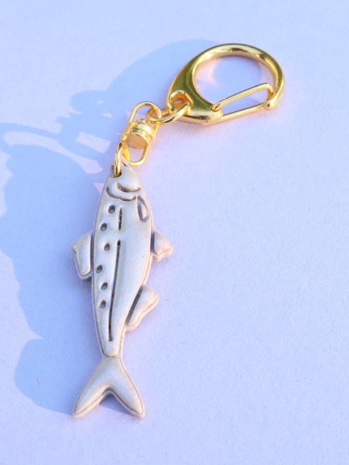 Porte-clés porte-monnaie sardine pour la vente par Lily and Sparrow Clay