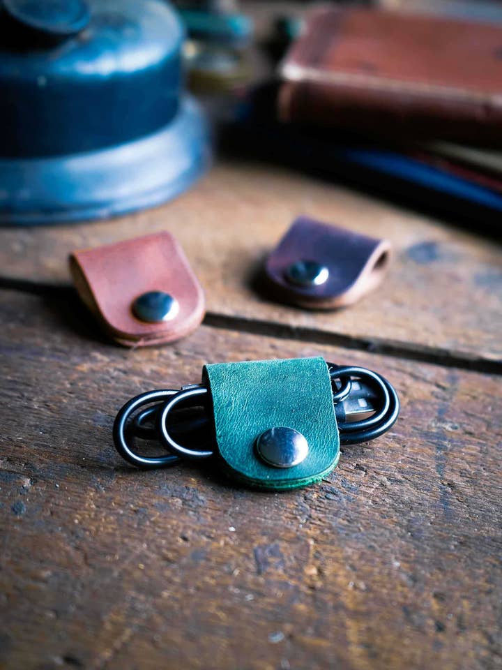 Garde-cordon en cuir pour la vente par Hammerthreads