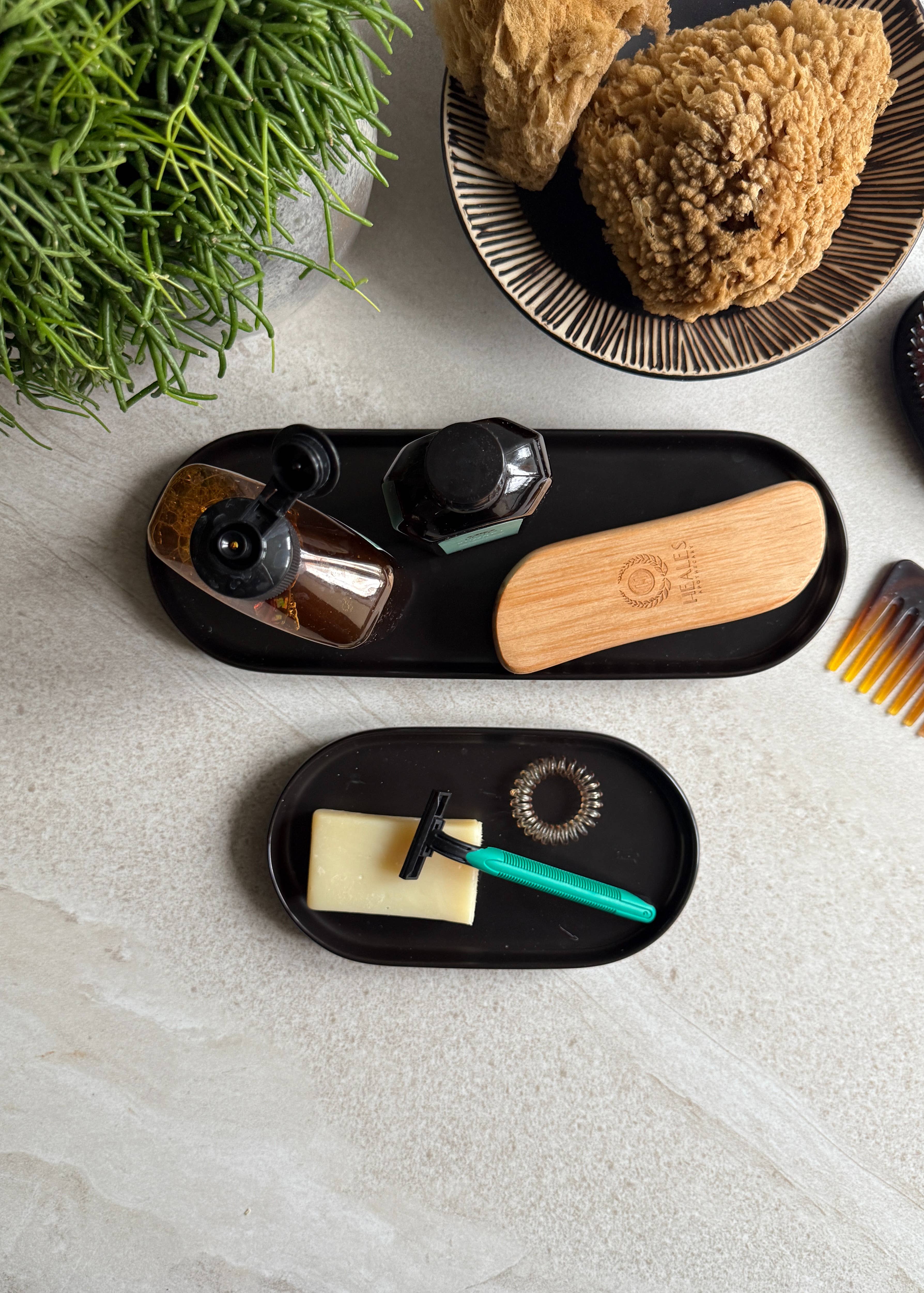 Murchison-Hume - Wholesale Decorative Tray - Deco Oval Catchall Tray Large1