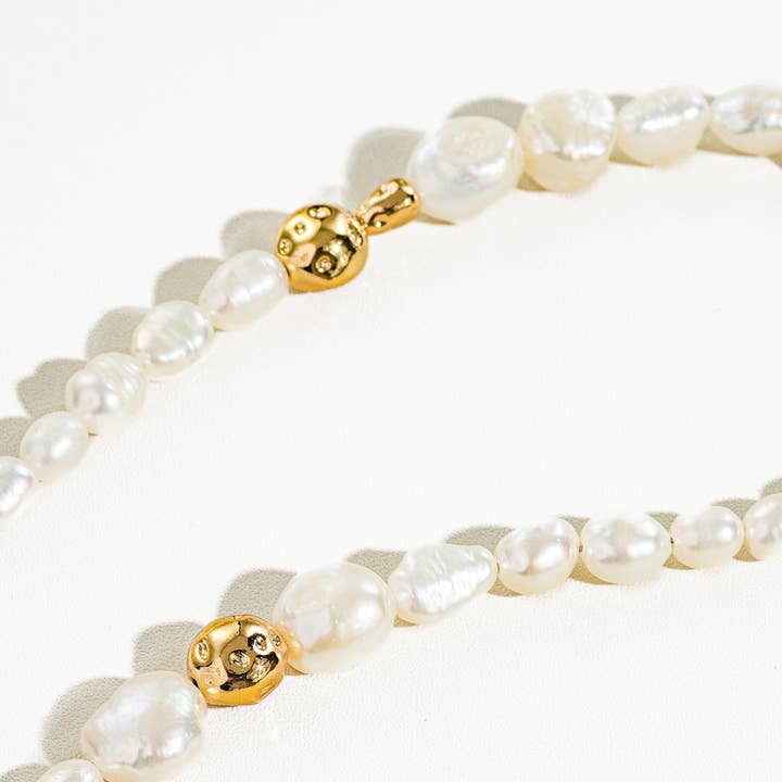 Penelope 18K Gold Natural Baroque Pearl Choker for wholesale on Faire3
