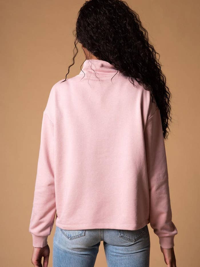 SORELLE FASHION LTD – wholesale Sweatshirt – Women's – BABY PINK CIEST ROSE SWEATSHIRT1