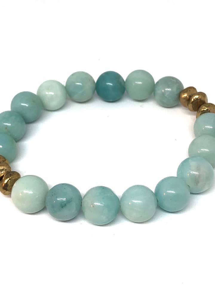 Bracelet superposé en or et amazonite pour la vente par Inspiration Beads
