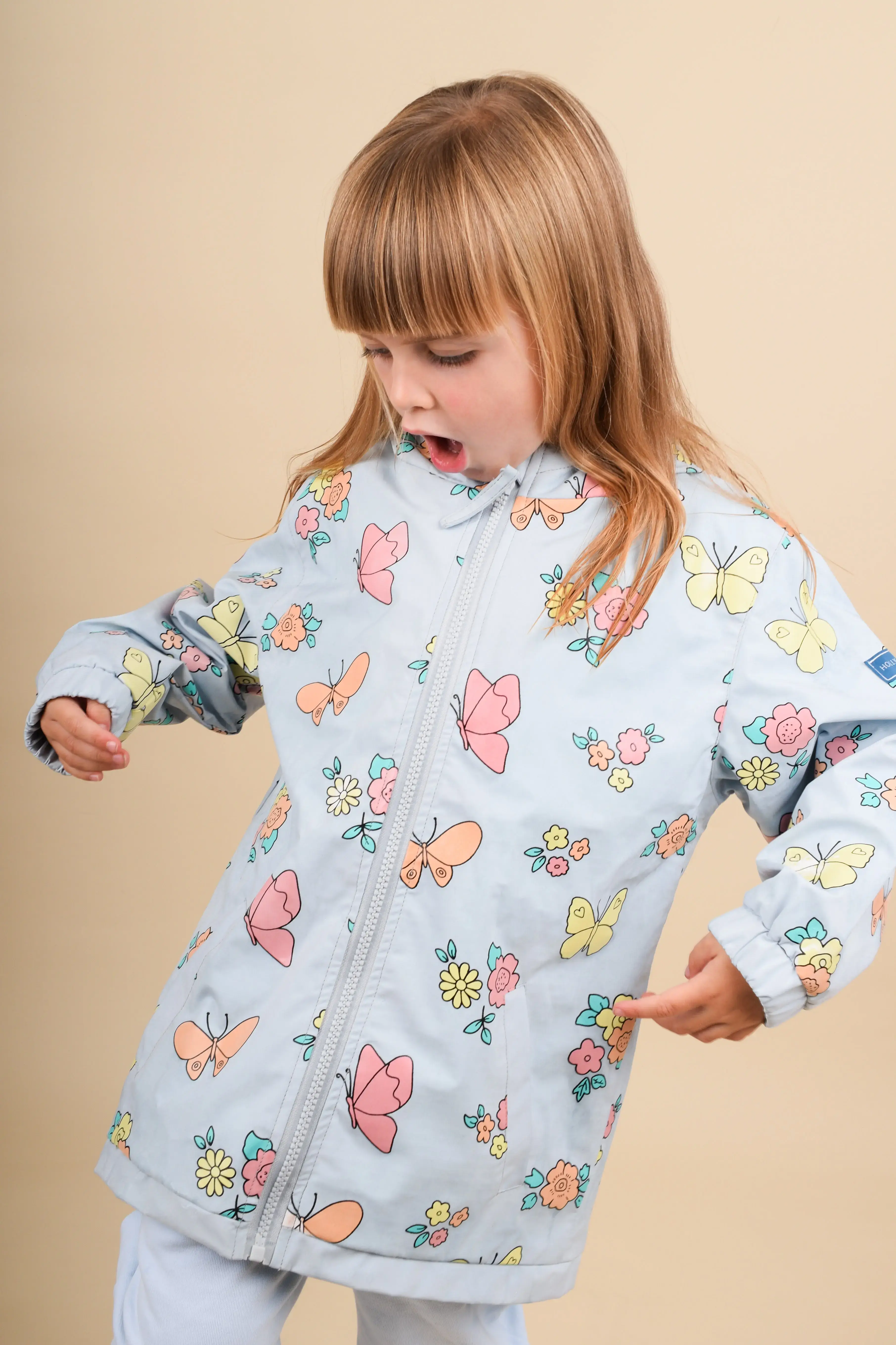 Holly and Beau – wholesale Raincoat – Kids – Flower and Butterfly Color Changing Kids Raincoat5