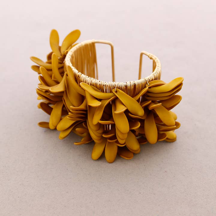 Sonata – Großhandel Gewebtes/geflochtenes Armband – Verstellbares Armband mit Metallblütenblättern9