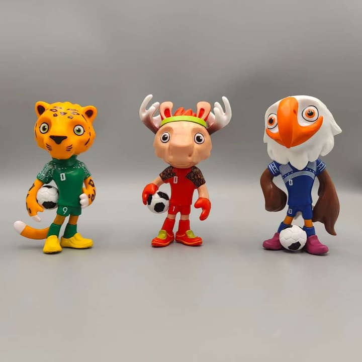 Figurines mascottes de la Coupe du Monde 2026 souvenirs pour les fans de la Coupe du Monde pour la vente par Little Trendy