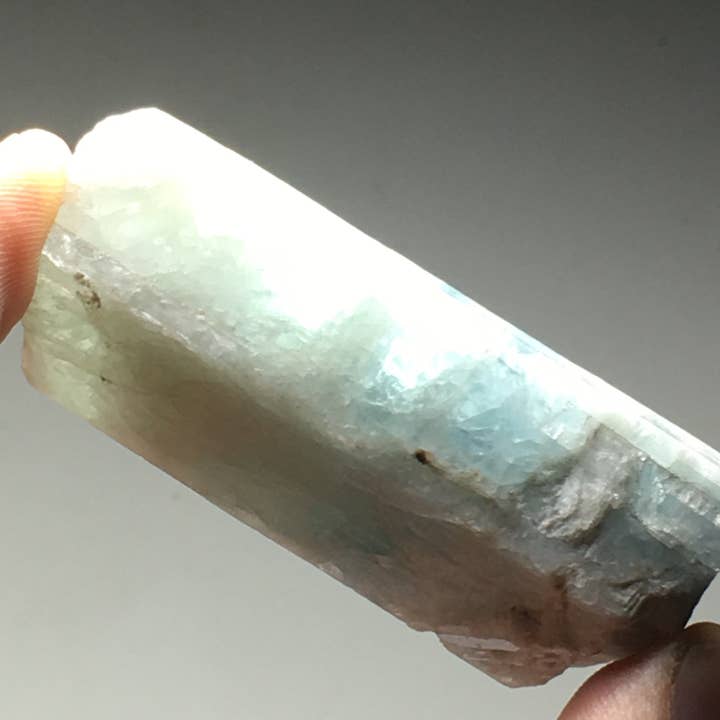 Wildheart Crystals - Vente Pierre et cristal de spiritualité - Gros cristal aigue-marine2