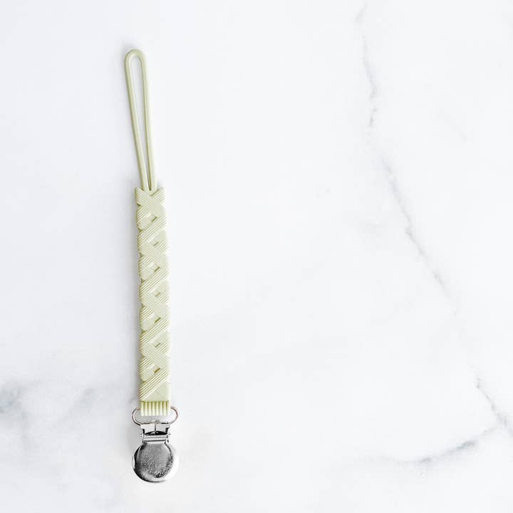 Attache suce tout en silicone style macramé vert sauge for wholesale by Création cocolyly inc.