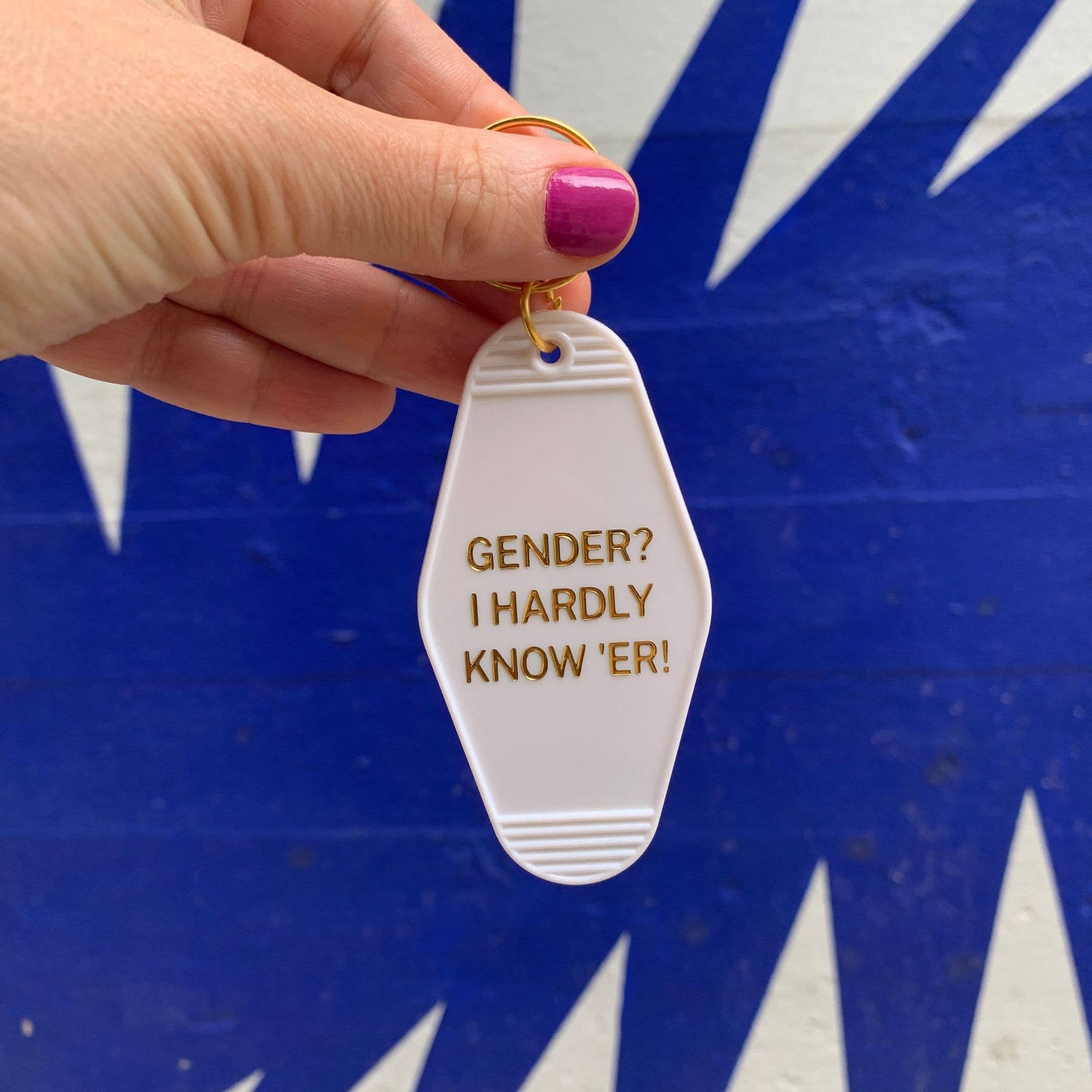 GetBullish - Wholesale Keychain - Unisex - Gender? I Hardly Know 'Er Motel Style Keychain Pride5