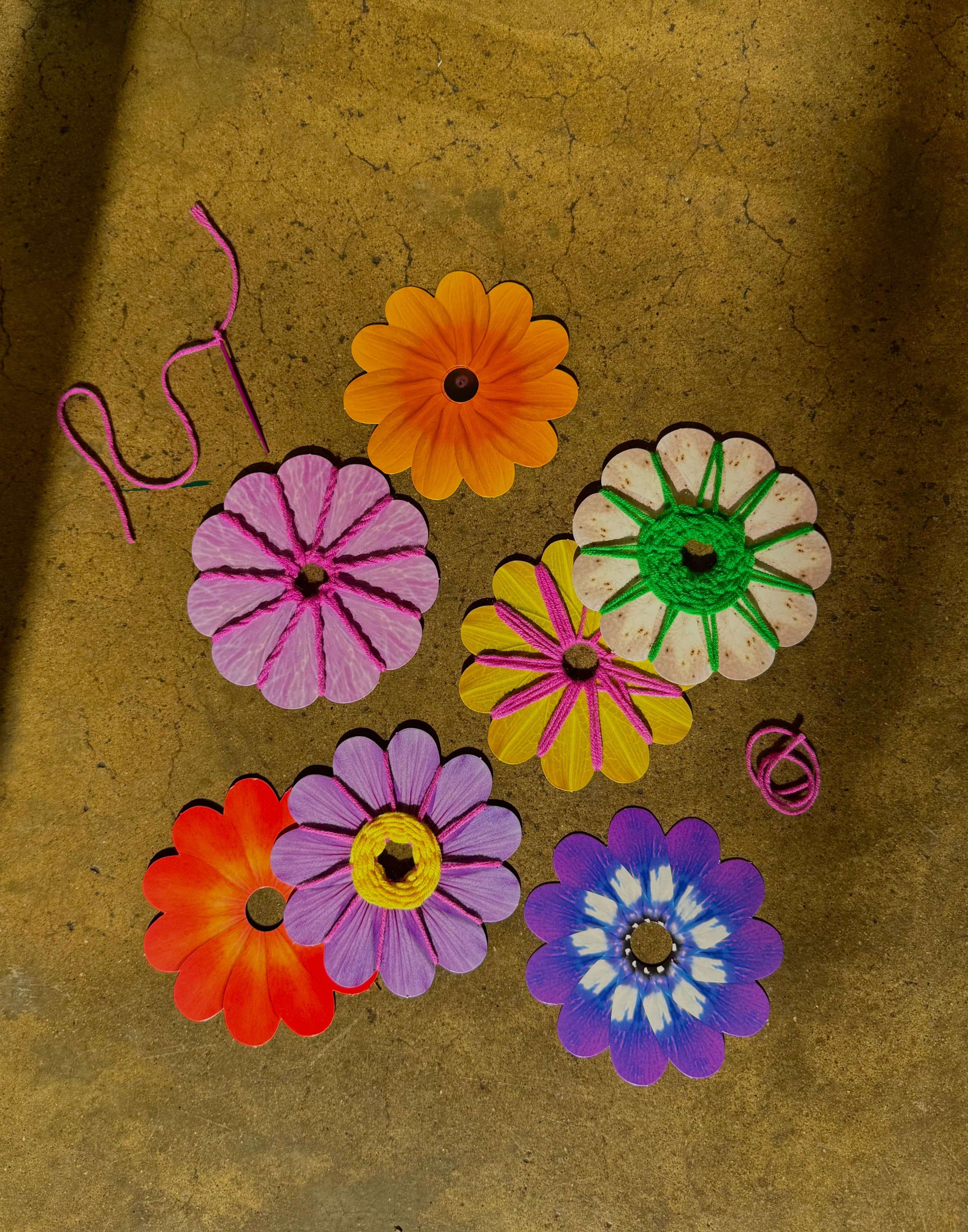 Roylco - Wholesale DIY Craft Kit - Kids - Weaving Flowers for Classroom or Take Home Activities1