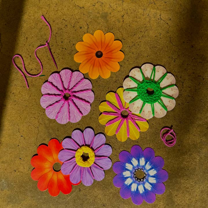 Roylco - Wholesale DIY Craft Kit - Kids - Weaving Flowers for Classroom or Take Home Activities1