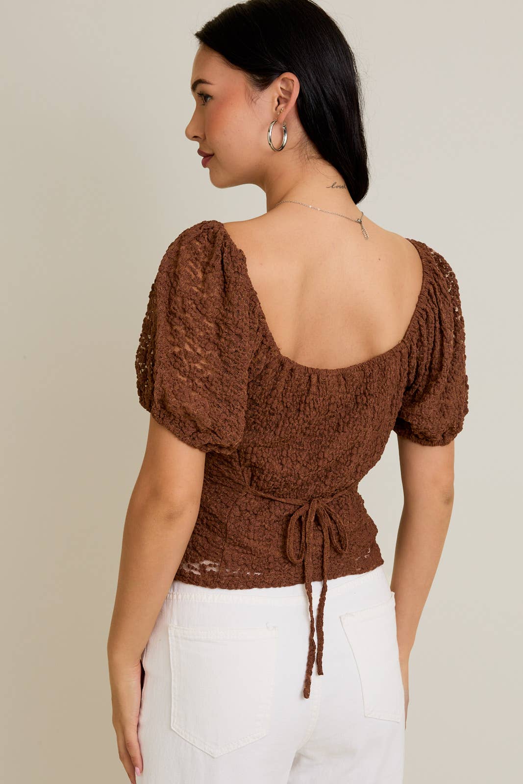 LE LIS - Vente Chemisier – femme - Haut en dentelle à manches mi-longues bouffantes et col bénitier3