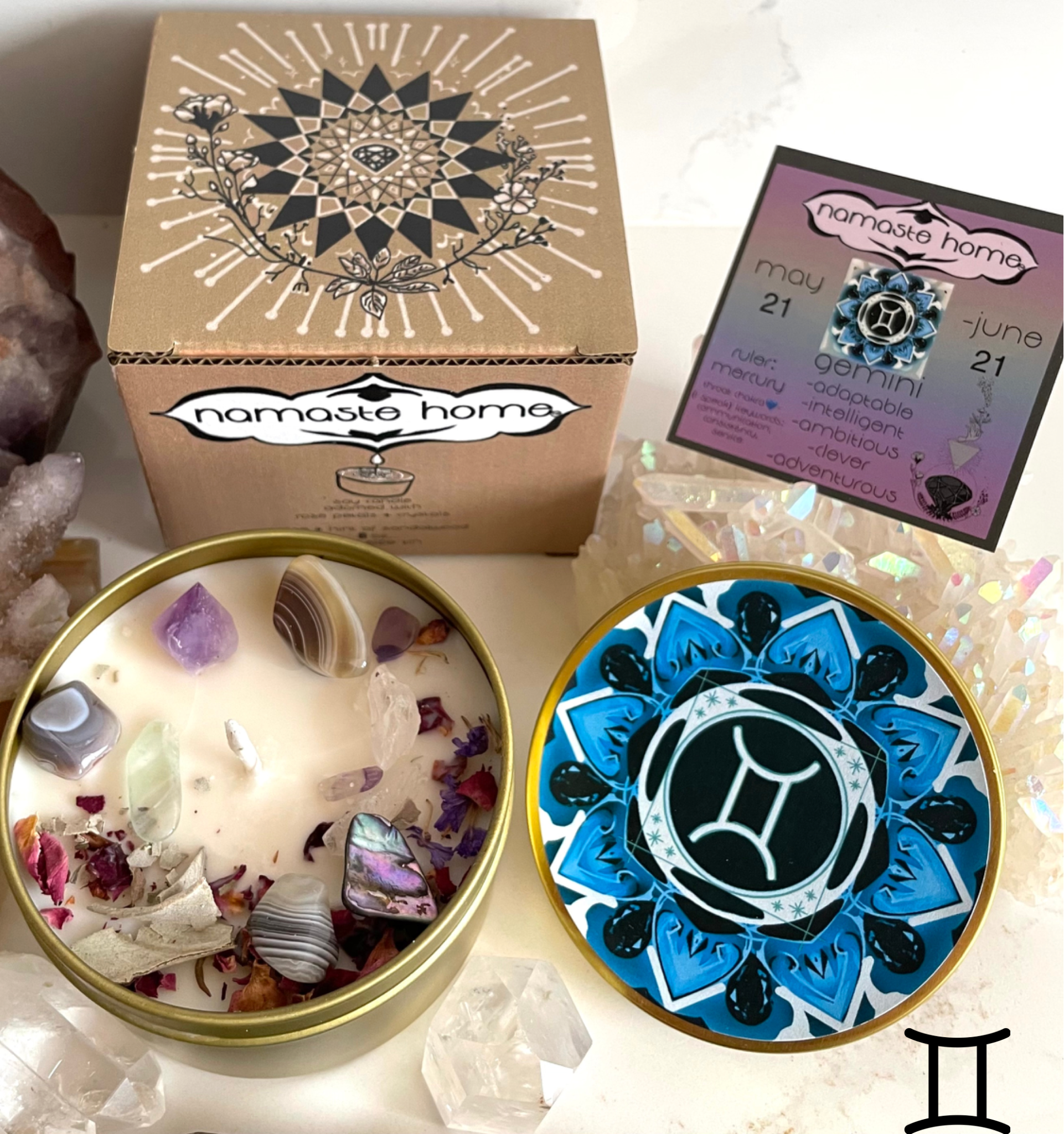 Namaste Home – Großhandel Bade- & Körperpflege-Set – Zwillinge Geschenkset, Kerze, Badebombe, Seife, Salbei, Ringoption1