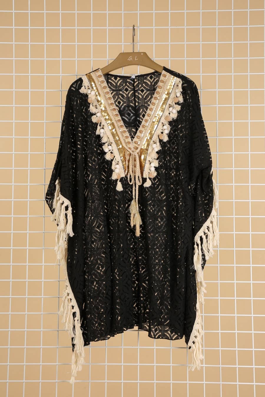 GOLDEN LIVE PARIS – Engroshandel Kjole - Dame – DIANE 9157 boheme ponchodragt i blonder med frynser6