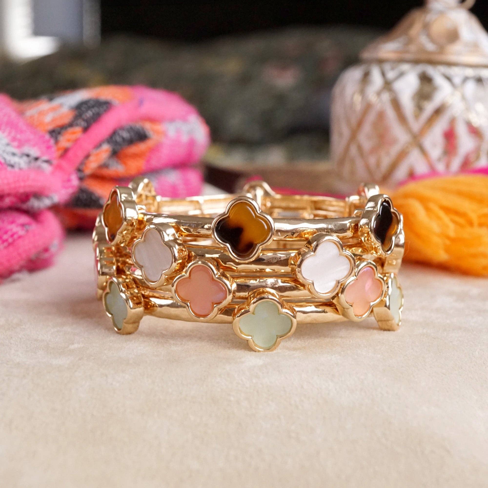 PennyLine inc - Wholesale Bangle Bracelet - Clover Stretchy Bangle Bracelet – White, Pink, Mint, Tortoise5