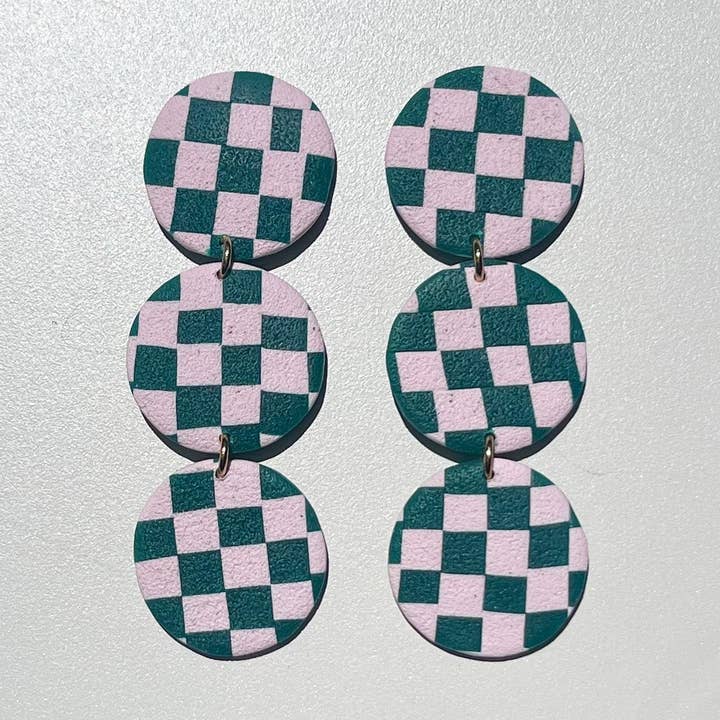 pink og grøn ternet dangles for engroshandel hos The Color Theory