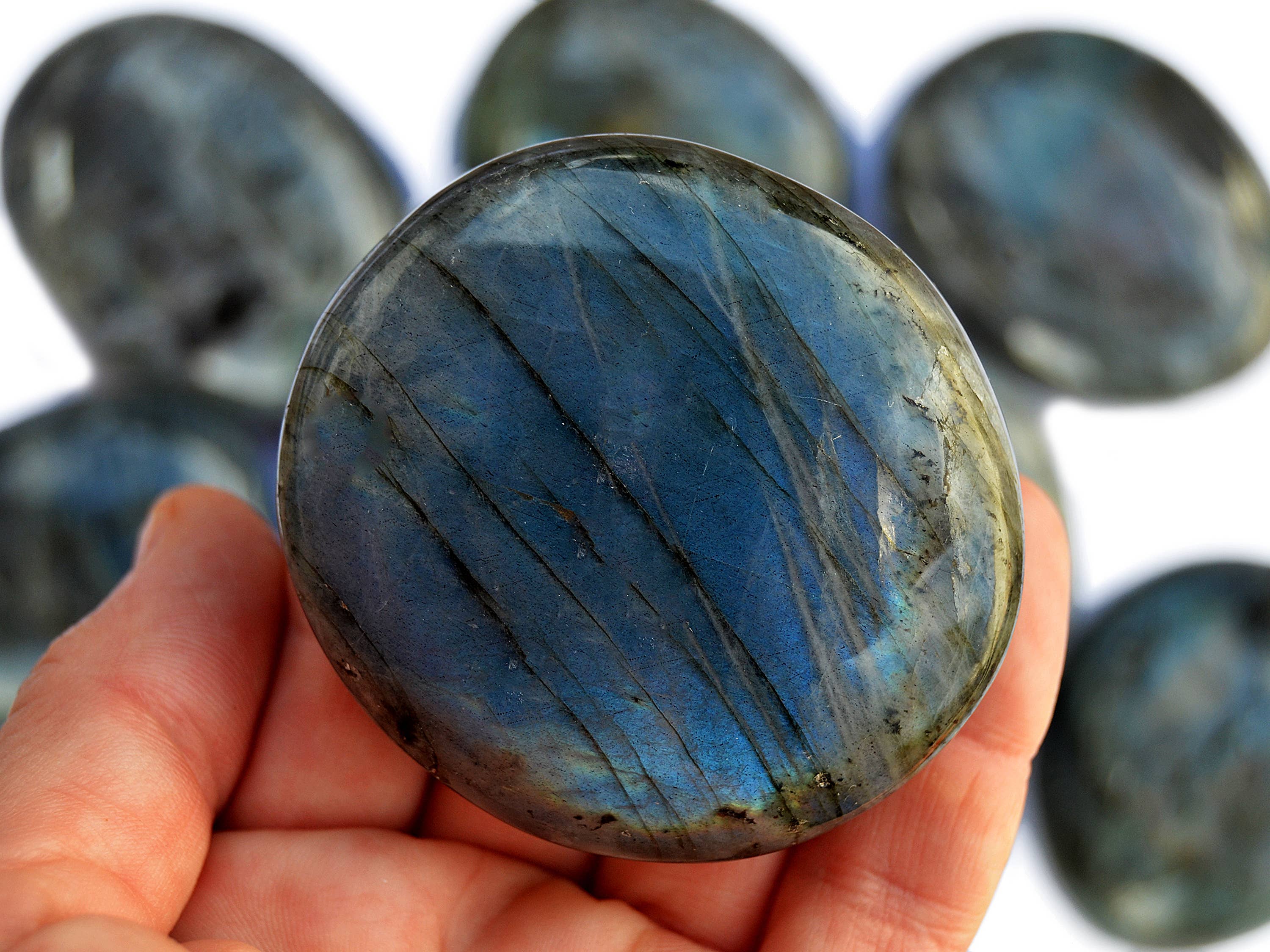 Kaia & Crystals – Großhandel Spiritueller Stein/Kristall – Labradorit-Palmenstein (50-70 mm)6