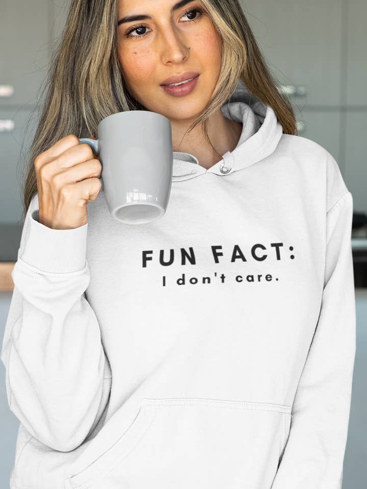 Rolig fakta: Jag bryr mig inte - Damhoodie för wholesale av Smart Ass Shirts