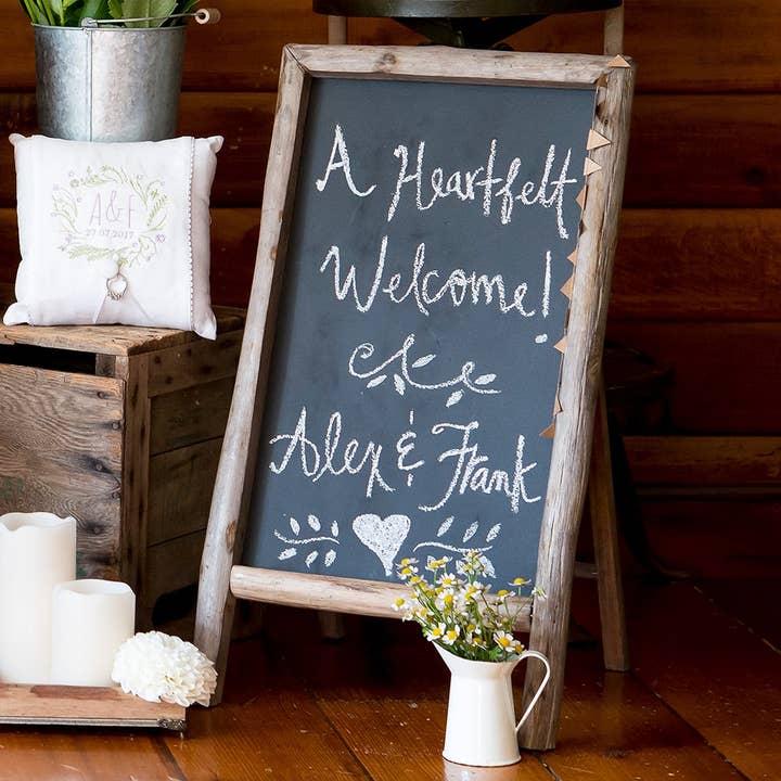 Weddingstar Inc. – Großhandel Kreidetafel – Selbststehendes Kreidetafel-Schild mit rustikalem Holzrahmen3
